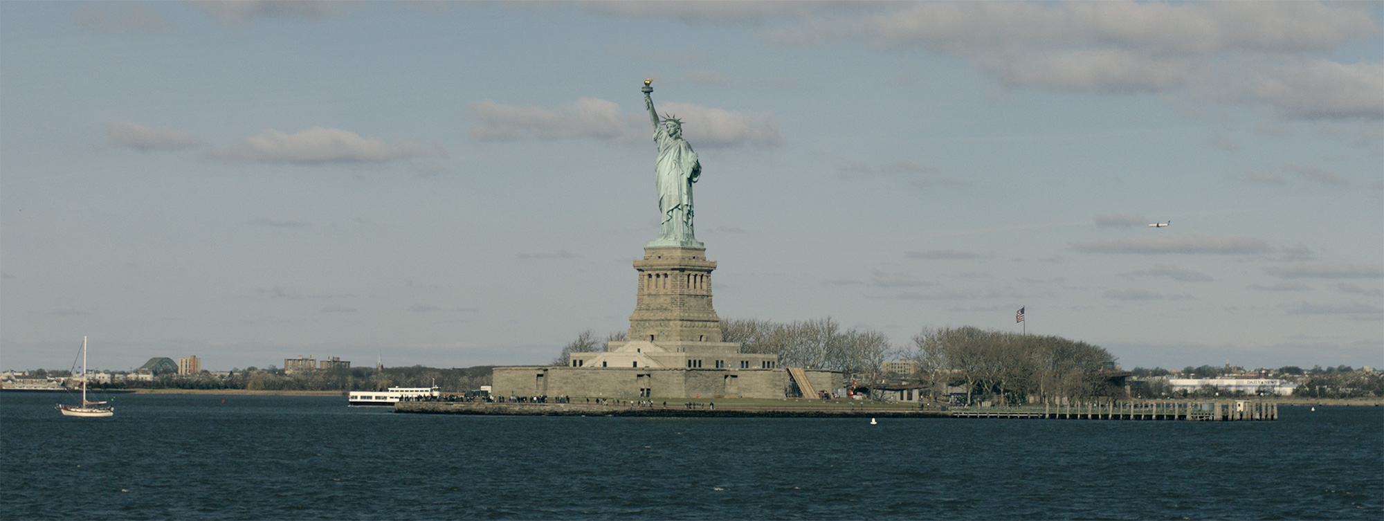 photo of the Statue of Liberty